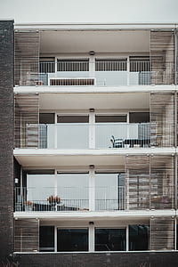 4-storey building facade thumbnail