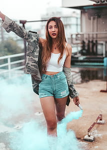 shallow focus photography of woman thumbnail