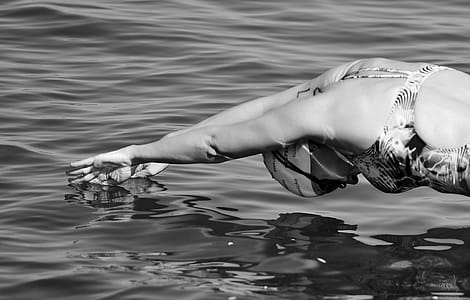 Female Swimmer Photo thumbnail