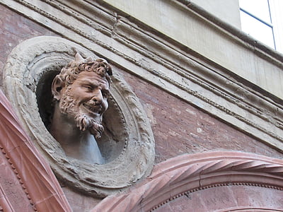man head sculpture thumbnail