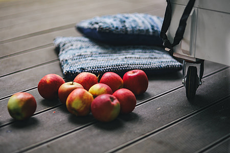 Red apples thumbnail