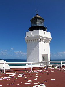 Lighthouse in the daytime in Puerto Rico thumbnail