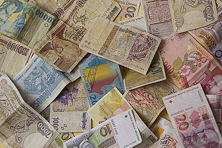 assorted-denomination banknote lot thumbnail