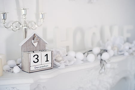 31 December set at table cube calendar thumbnail