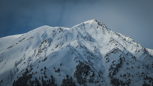 mountain covered with snow thumbnail