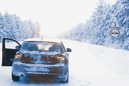 BWM car in very wintery conditions in Russia thumbnail