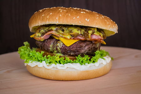 ham burger with bacon and lettuce thumbnail