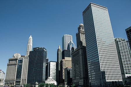 photo of city building thumbnail