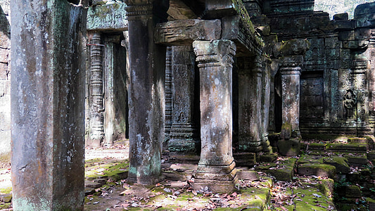 photo of brown concrete columns thumbnail
