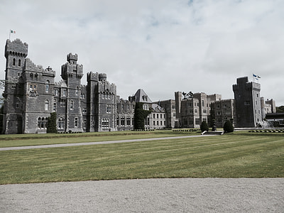 gray castle thumbnail