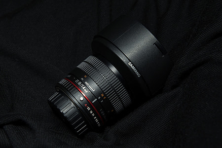 Black camera lens thumbnail