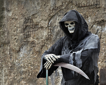 skeleton man statue thumbnail
