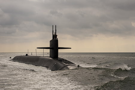 submarine in water thumbnail
