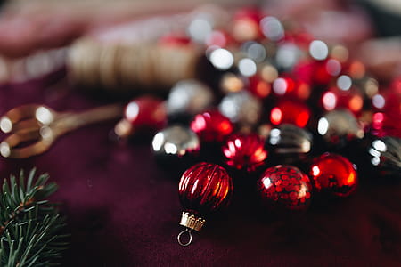 Burgundy Christmas Decorations thumbnail