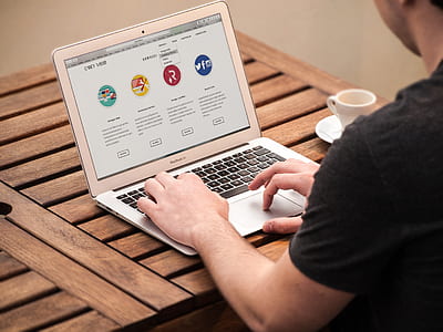 man using Macbook Air thumbnail