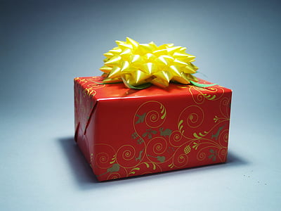 red gift box thumbnail