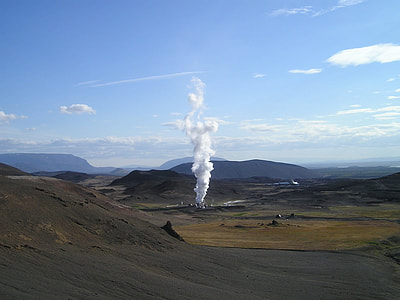 landscape photography of mountains thumbnail