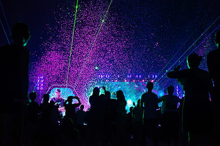 group of people partying on concert thumbnail
