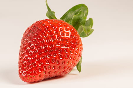 strawberry thumbnail