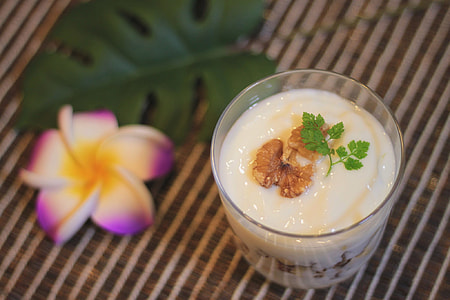 food photography of white cream with parsley leaves thumbnail