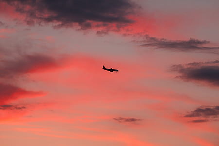 airplane silhoutte thumbnail