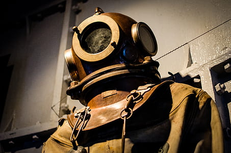 brown astronaut costume thumbnail