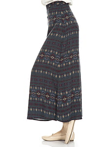 woman in black floral long skirt thumbnail