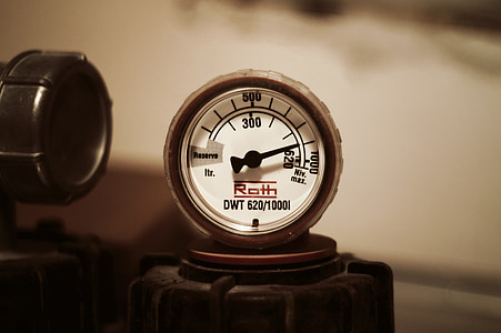 dial gauge displaying 520 thumbnail