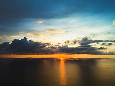 sea during golden hour thumbnail