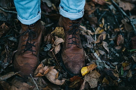 pair of brown boots thumbnail