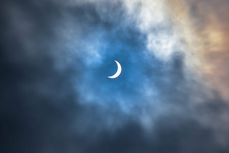 crescent moon thumbnail