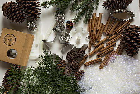 assorted-color pine cone, star, and stick home decor lot thumbnail