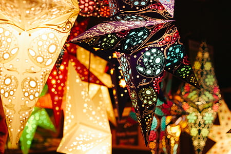 multicolored star pinata wallpaper thumbnail