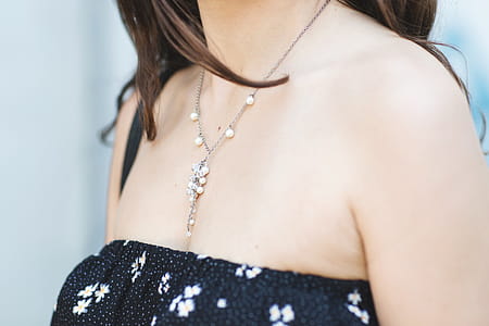 Woman's Necklace Photo thumbnail