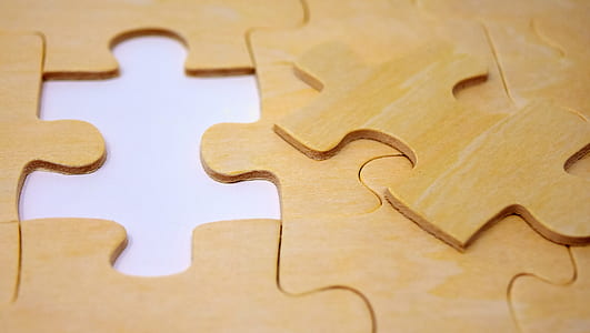 flat lay photograpjhy of jig saw puzzle thumbnail