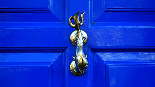 brass-colored fish door decor thumbnail