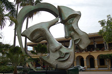 face structure near building thumbnail