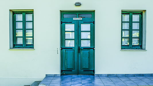 photo of closed door thumbnail