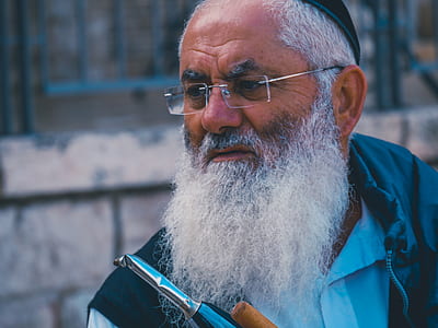 bearded man with eyeglasses thumbnail
