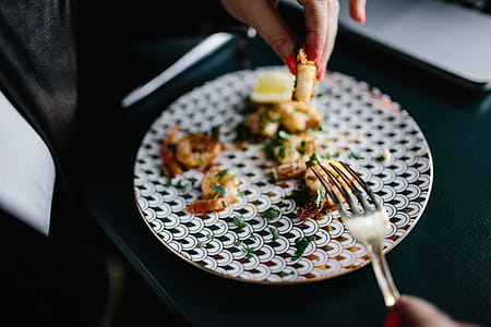 Grilled Shrimps With Parsley, Garlic and Lemon thumbnail