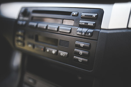 black 1-DIN car stereo head unit thumbnail