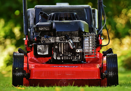 selective focus of push lawn mower thumbnail