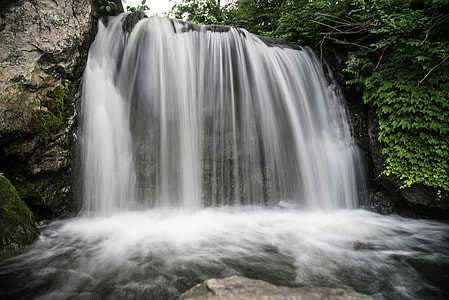 Waterfall in the Chicago Botanical Gardens thumbnail