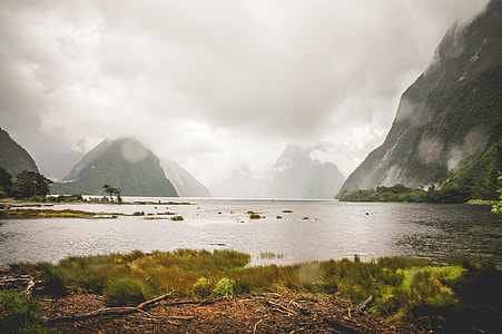 Milford Sound, New Zealand thumbnail