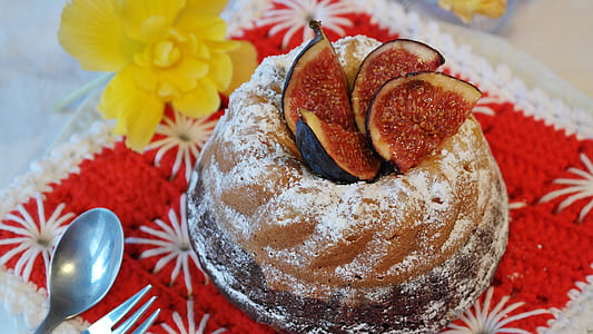 cake with fruit on top thumbnail
