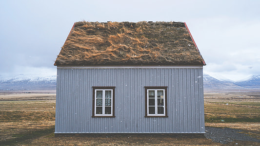 gray and brown house thumbnail