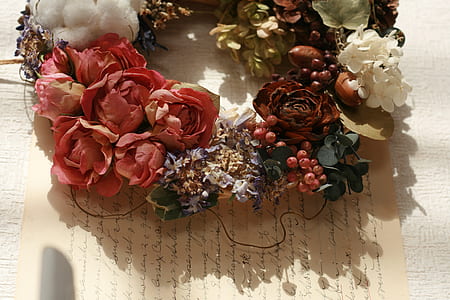 red and white flowers wall decor thumbnail