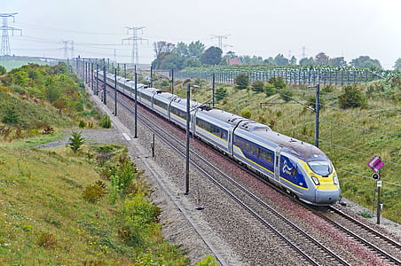 train in road thumbnail