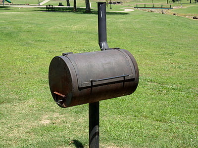 Barbecue grill at an Oklahoma park thumbnail