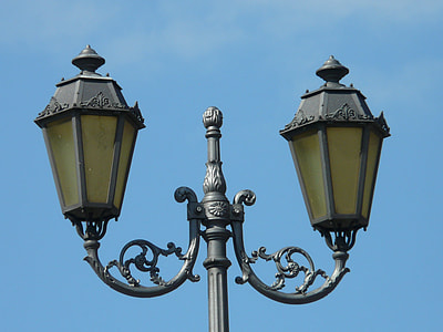 shallow focus photography of black outdoor lamp thumbnail